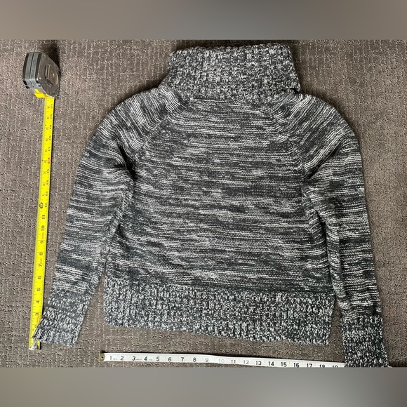BANANA REPUBLIC Gray & white turtleneck sweater, women’s sz L - Picture 2 of 3